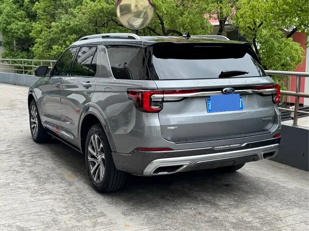 Ford Explorer 2023 — фото 20