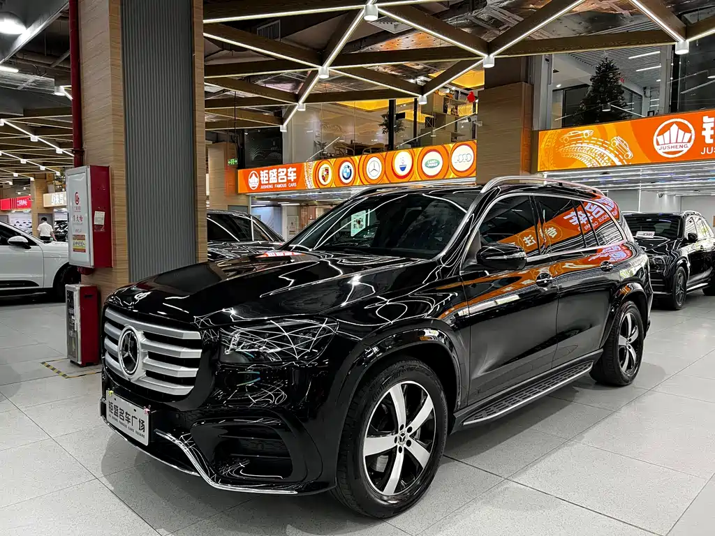 Mercedes-Benz GLS 2024 — фото 1