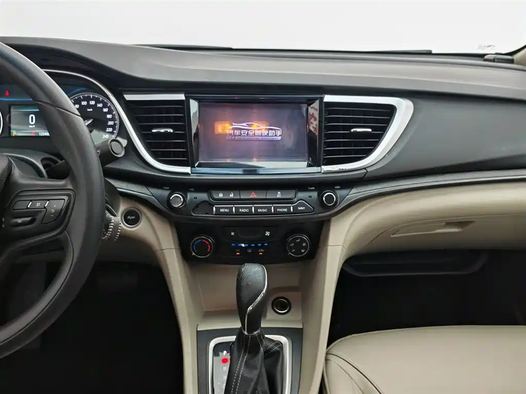 Buick Excelle 2016 — фото 12