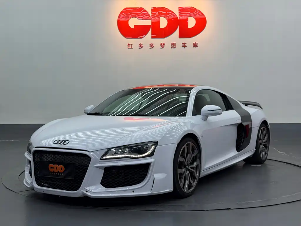 Audi R8 2013