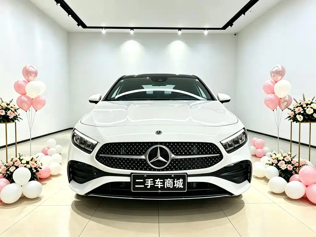 Mercedes-Benz A-Class 2024 — фото 2
