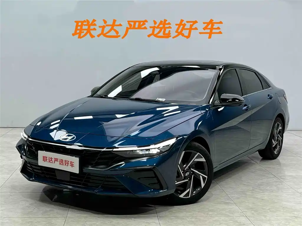 Hyundai Elantra 2023 — фото 1