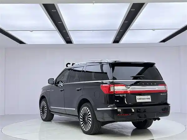 Lincoln Navigator 2021