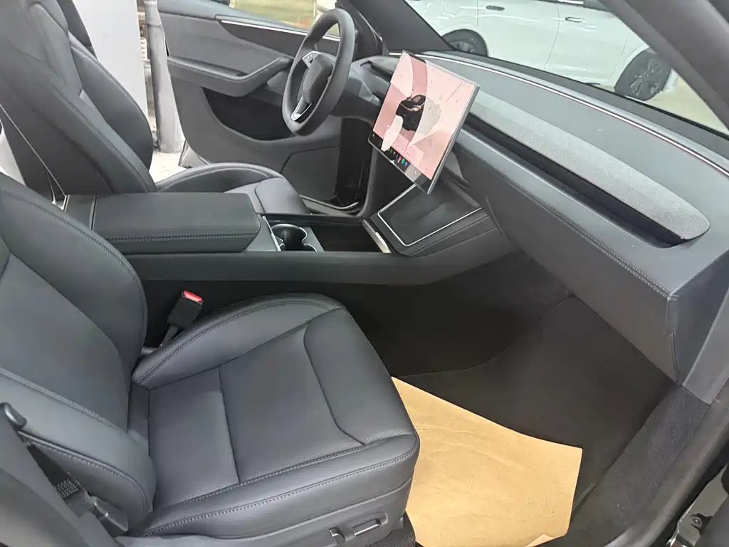Tesla Model Y 2026