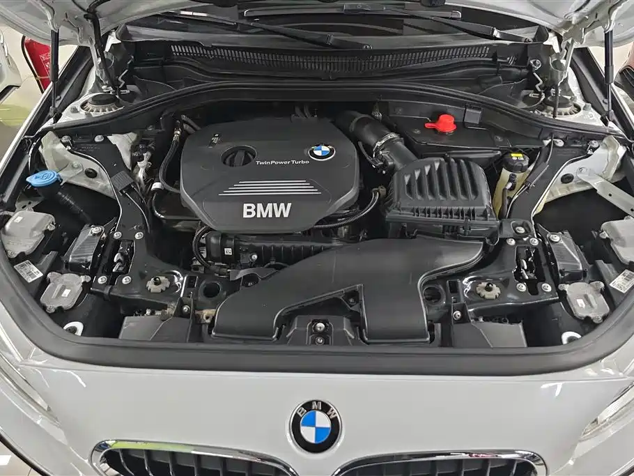 BMW 1 Series 2017 — фото 10