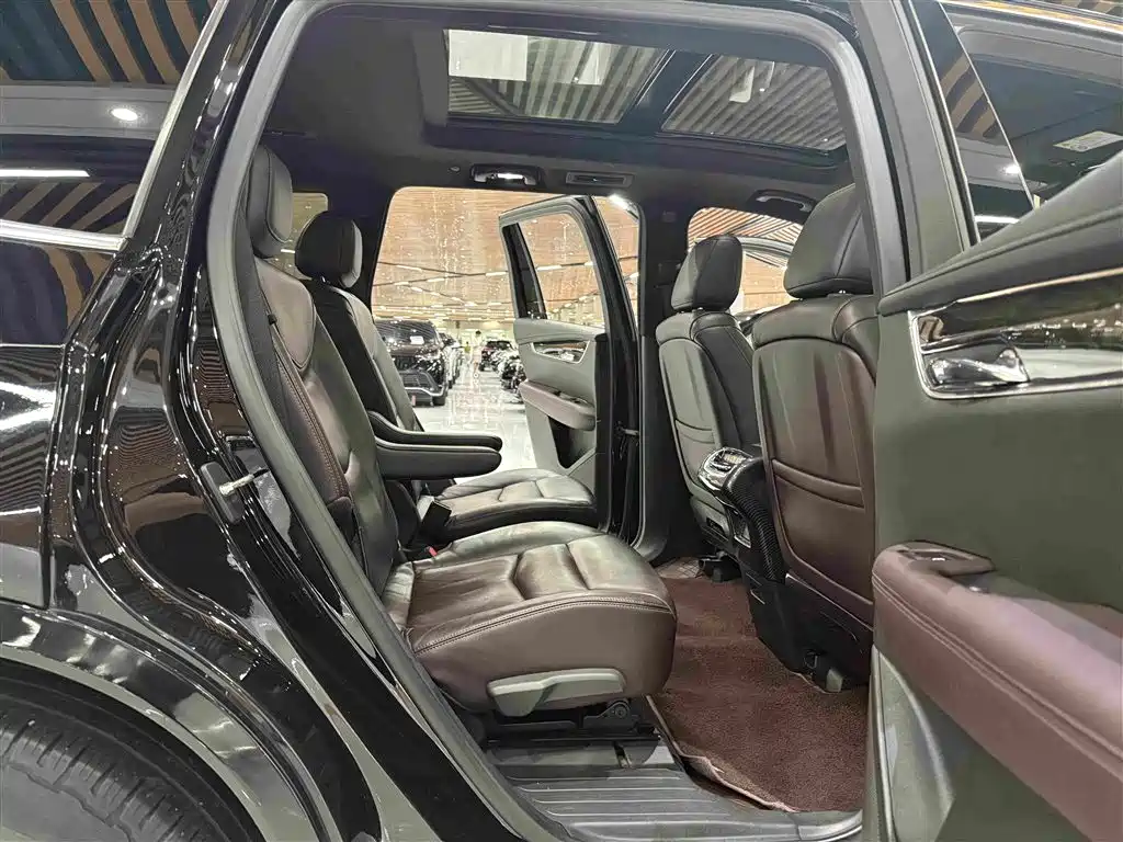 Cadillac XT6 2020 — фото 11