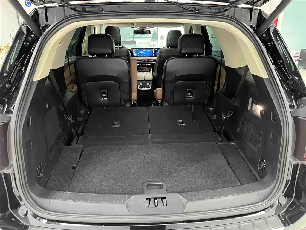 Ford Explorer 2023 — фото 17