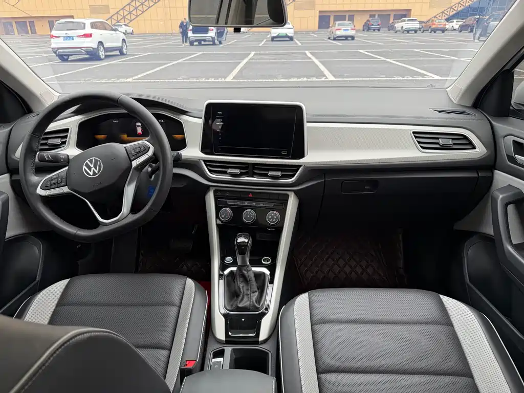 Volkswagen T-Roc 2023 — фото 18
