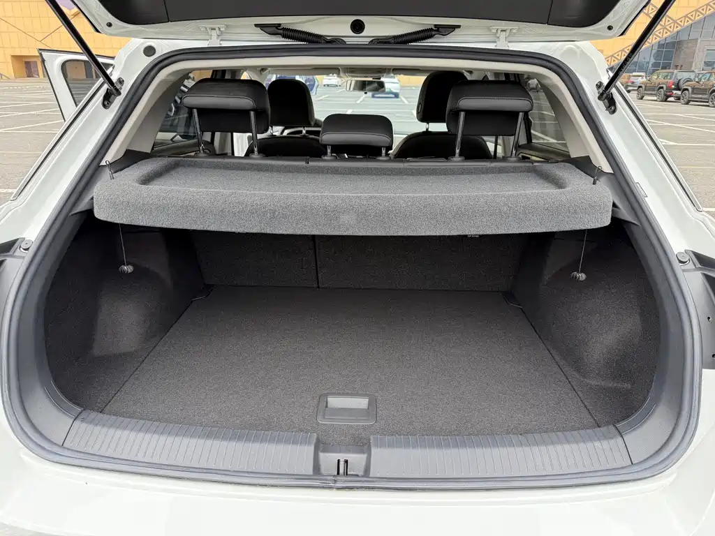 Volkswagen T-Roc 2023 — фото 22
