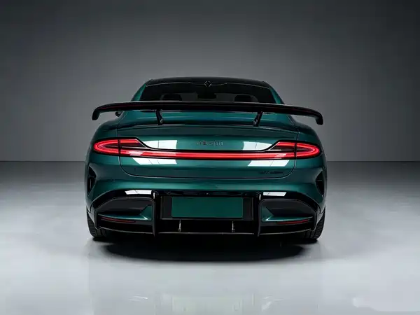 Xiaomi SU7 Ultra 2025