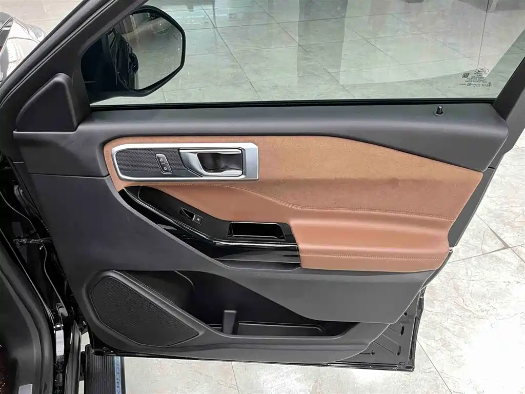 Ford Explorer 2023 — фото 13