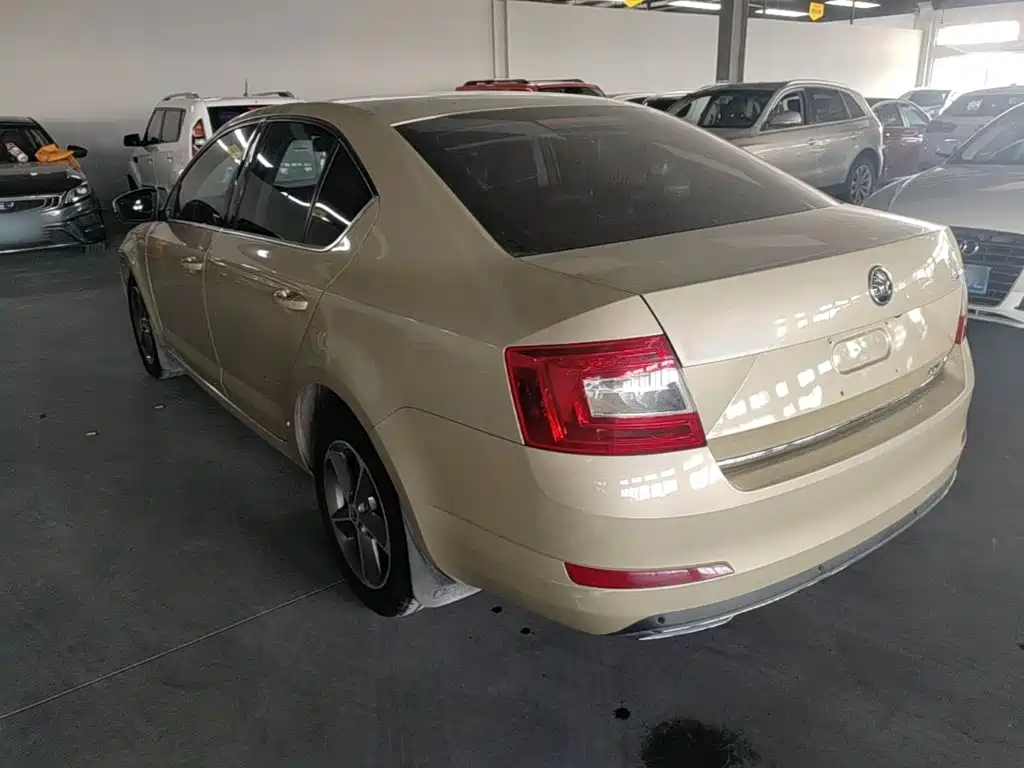 Skoda Octavia 2015 — фото 5