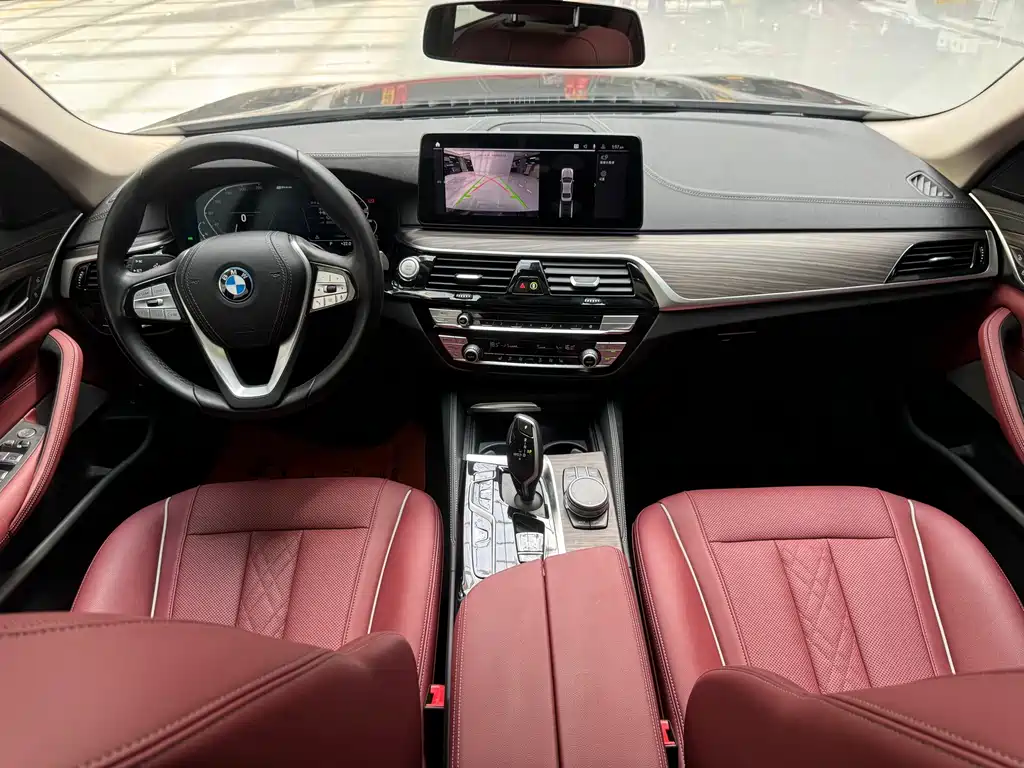 BMW 5 Series New Energy 2022 — фото 9