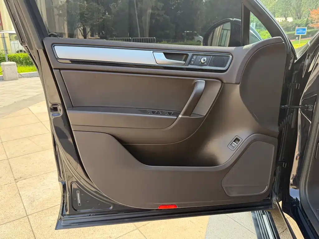 Volkswagen Touareg 2018 — фото 17