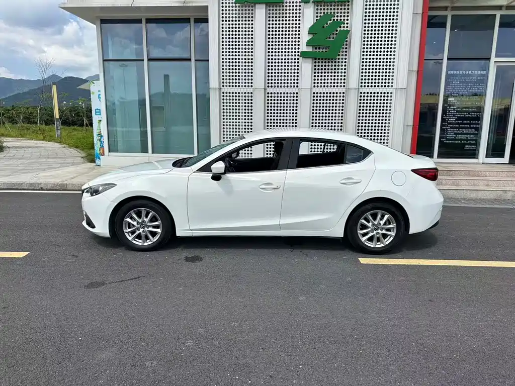 Mazda 3 Axela 2016 — фото 5