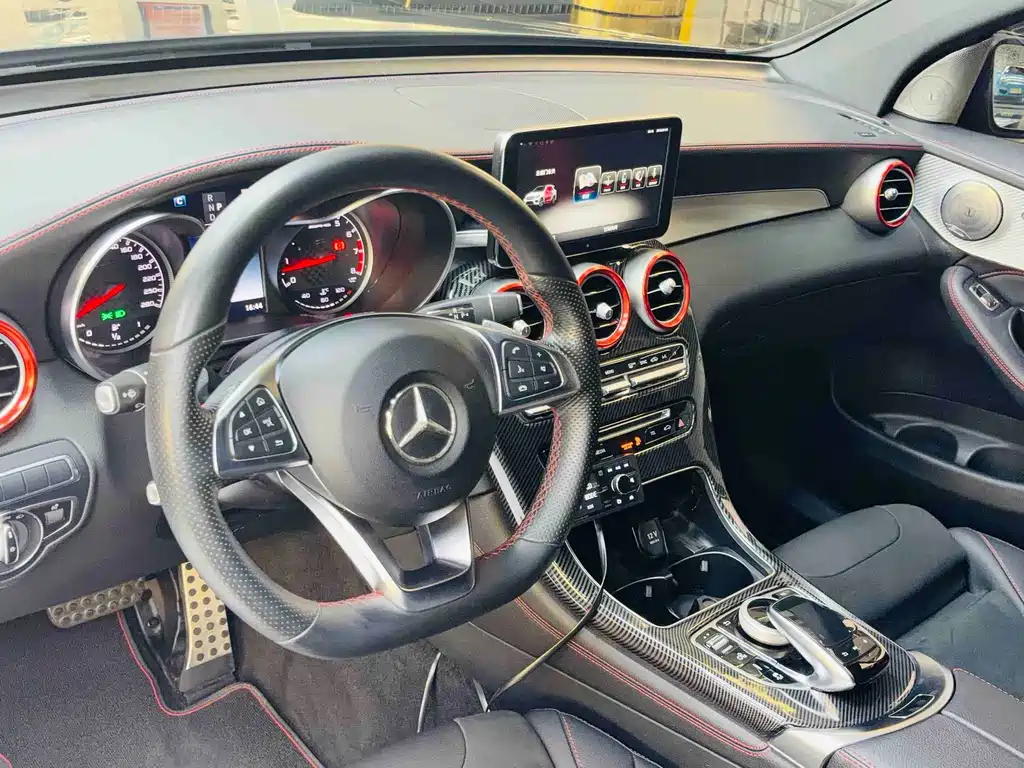 Mercedes-Benz GLC Coupe AMG 2018 — фото 11
