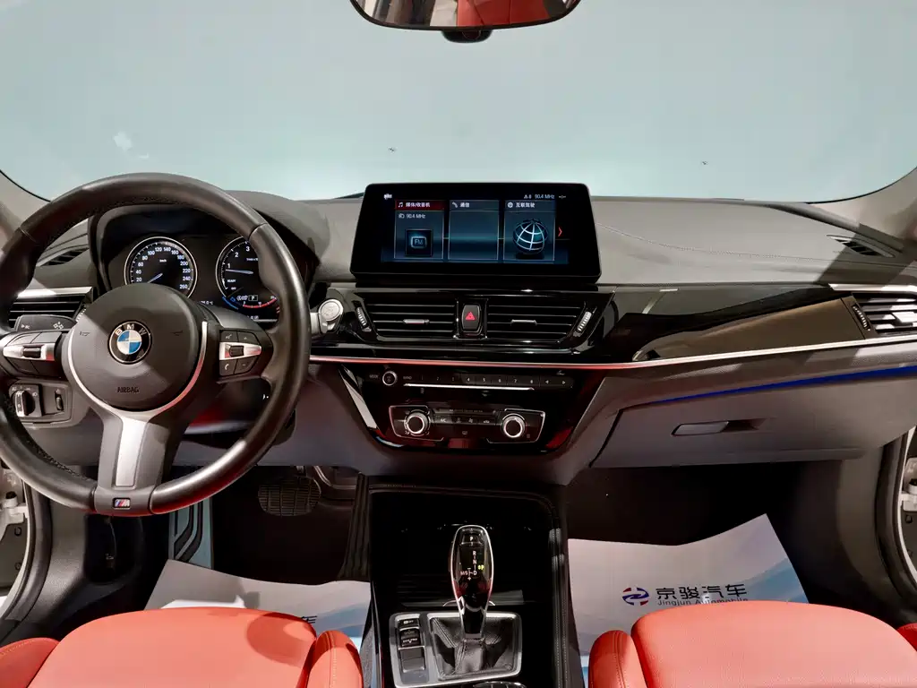 BMW 1 Series 2022 — фото 11
