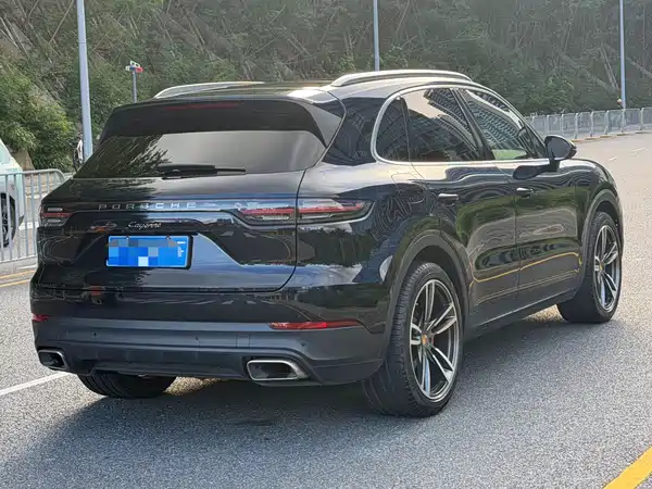 Porsche Cayenne 2021