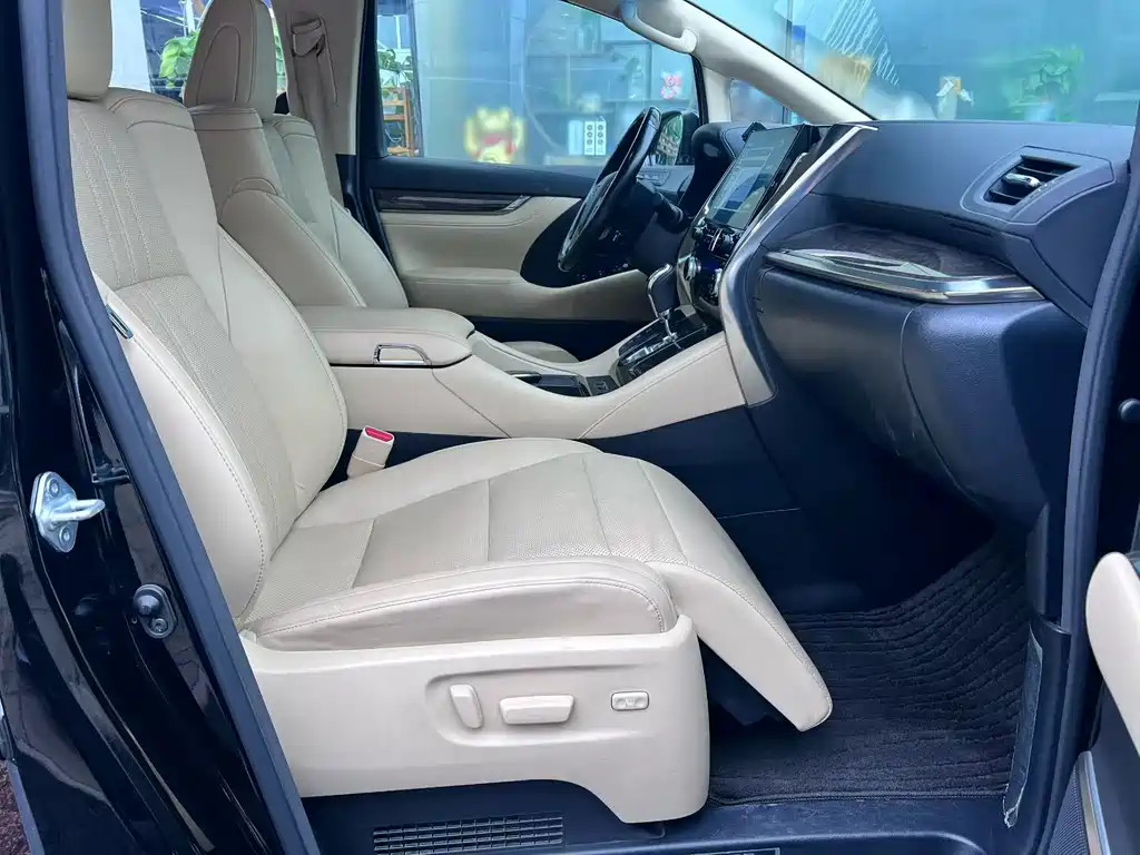 Toyota Alphard 2020 — фото 13