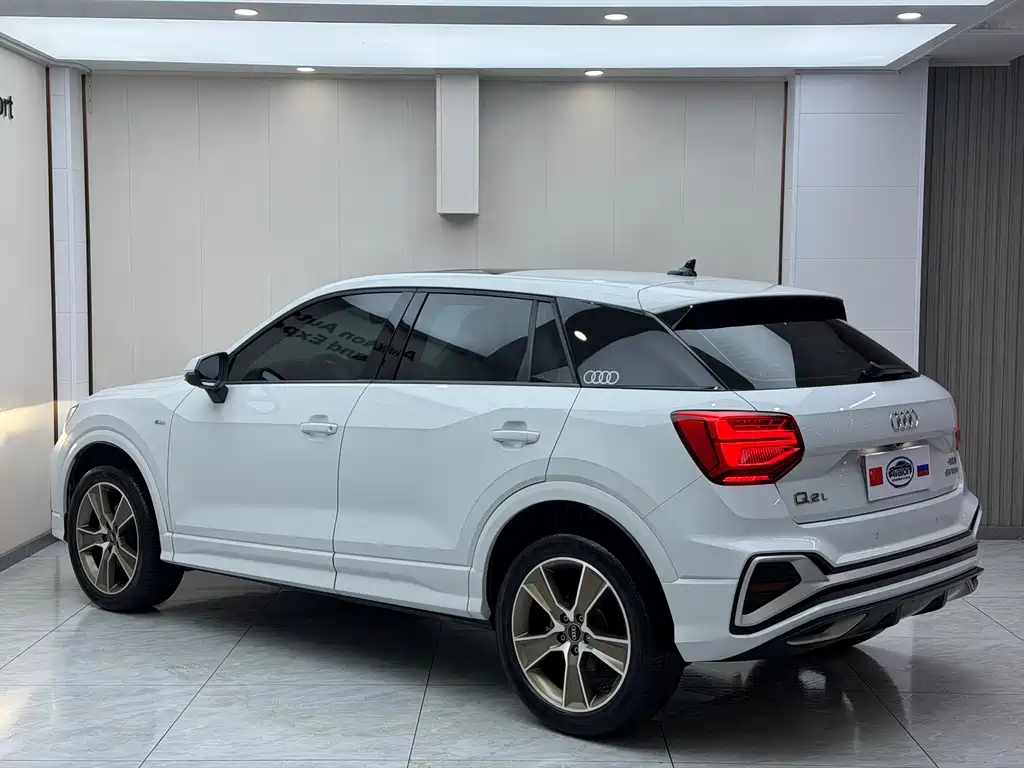 Audi Q2L 2022