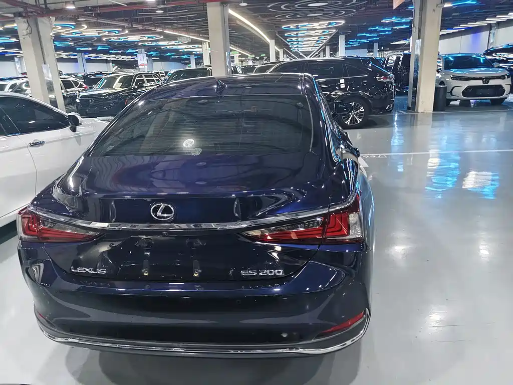 Lexus ES 2021 — фото 17