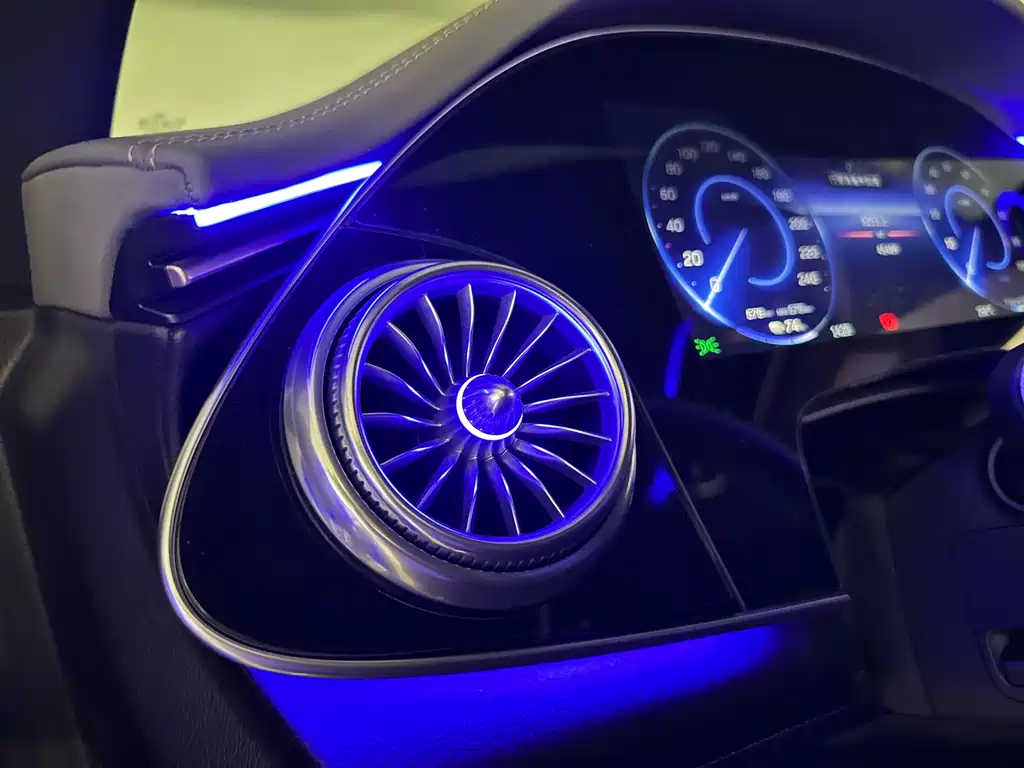 Mercedes-Benz EQS SUV 2023 — фото 36