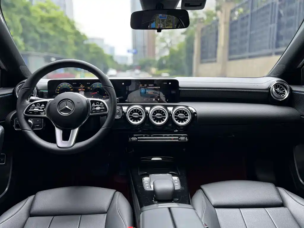 Mercedes-Benz A-Class 2021 — фото 17