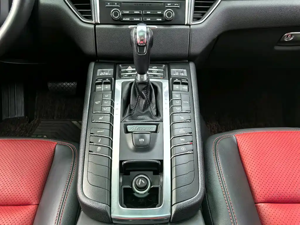 Porsche Macan 2016 — фото 11
