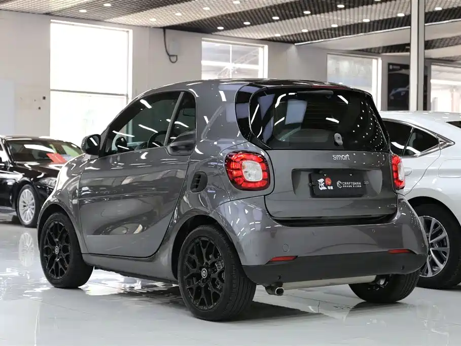 smart Fortwo 2018 — фото 18