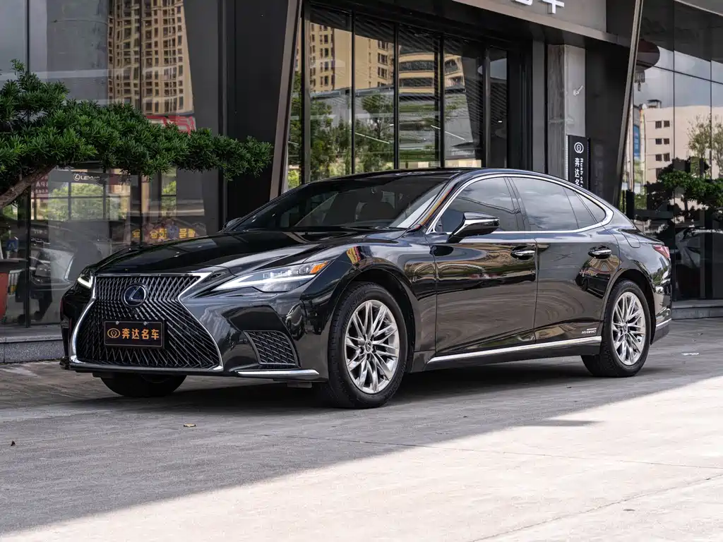 Lexus LS 2021 — фото 1