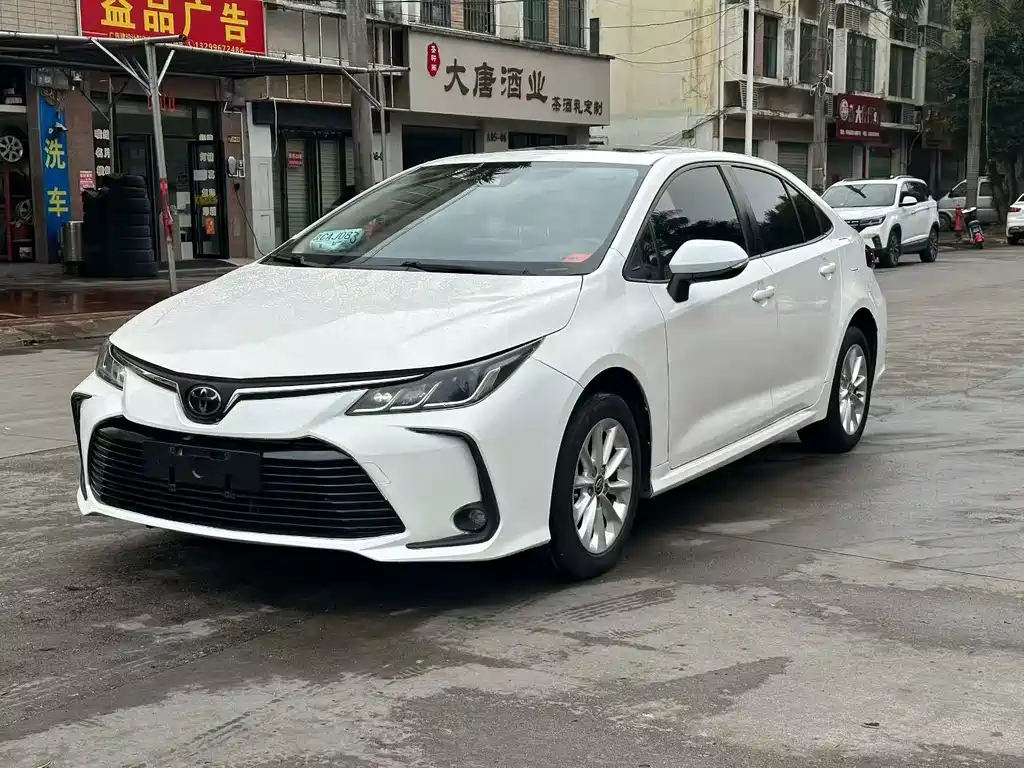 Toyota Corolla 2021 — фото 1