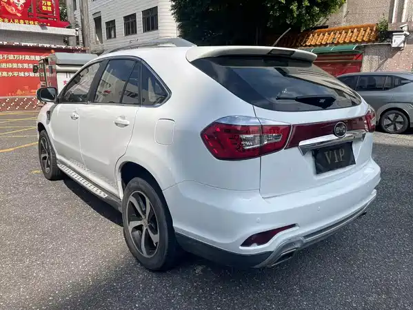 BYD S7 2015