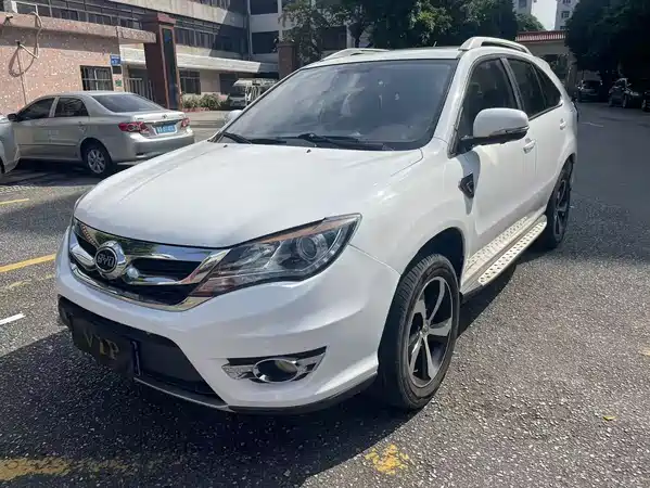 BYD S7 2015