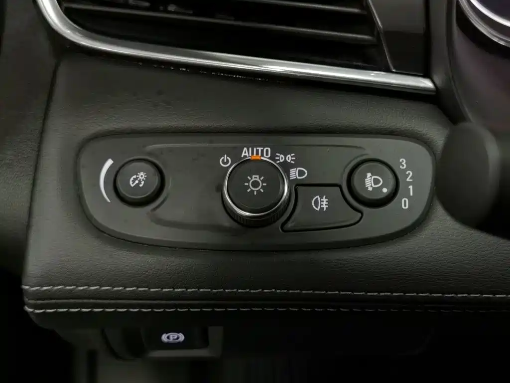 Buick LaCrosse 2021 — фото 21