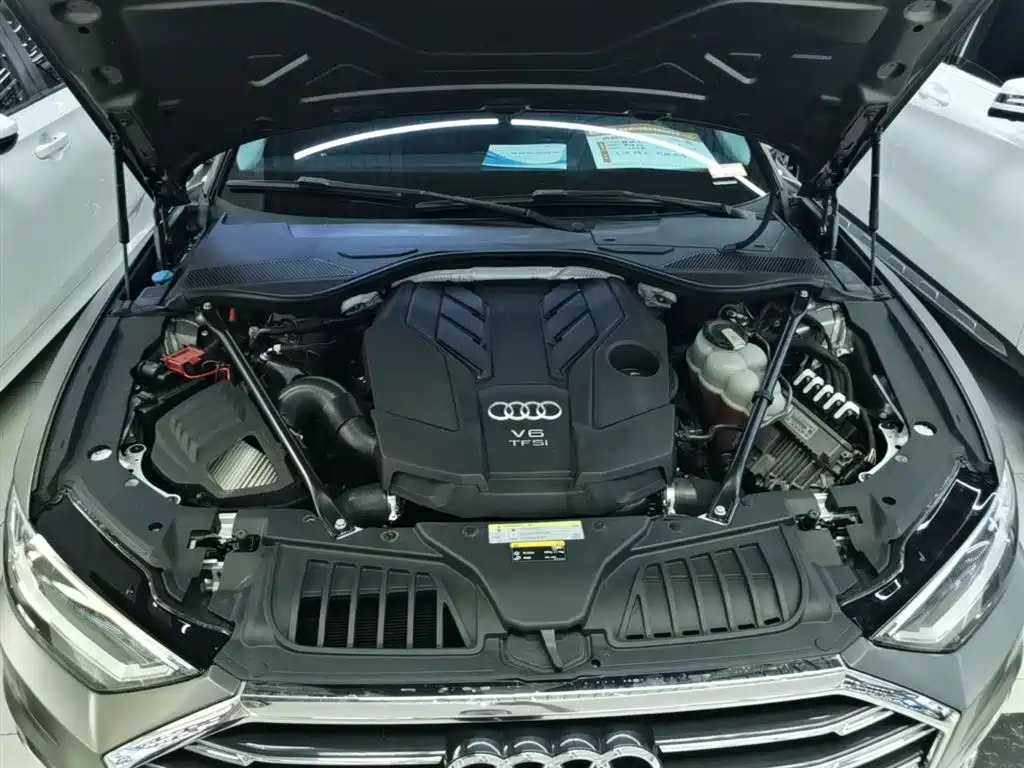Audi A8 2019 — фото 20