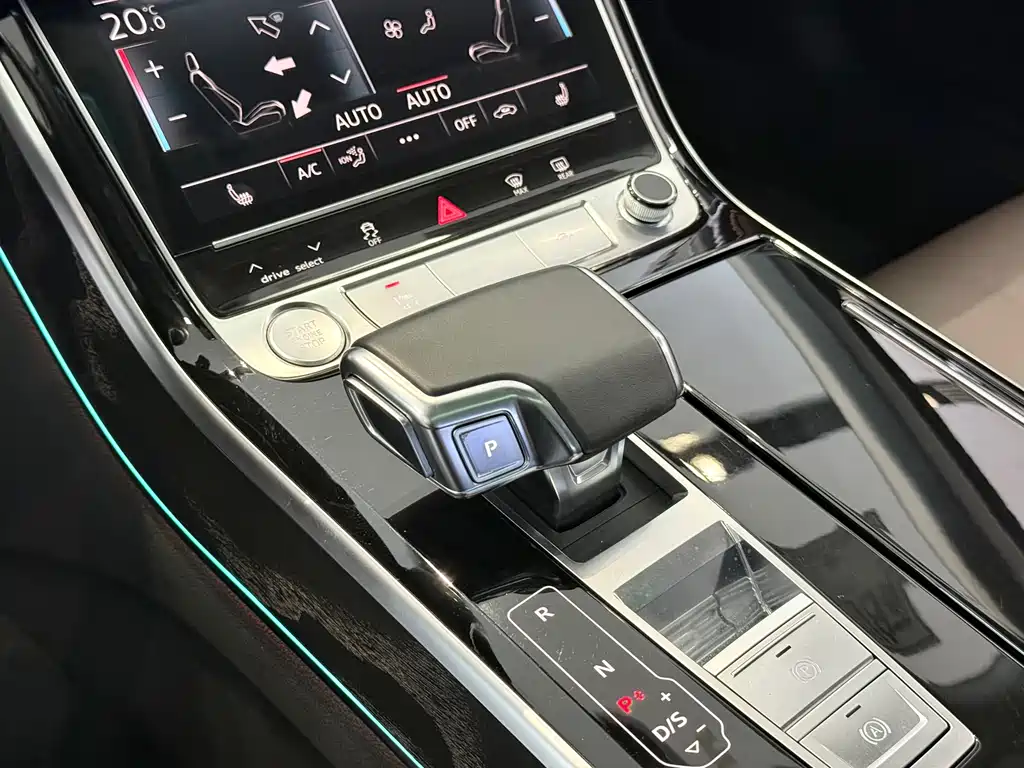 Audi A8 2020 — фото 9