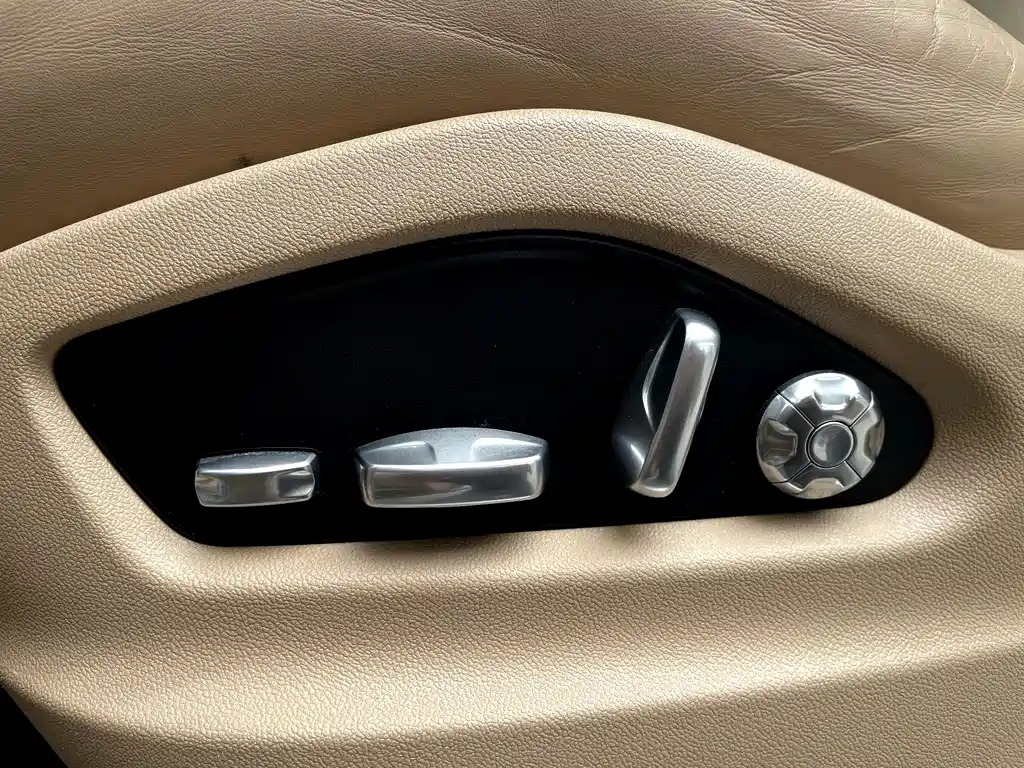 Porsche Cayenne Hybrid 2019 — фото 22