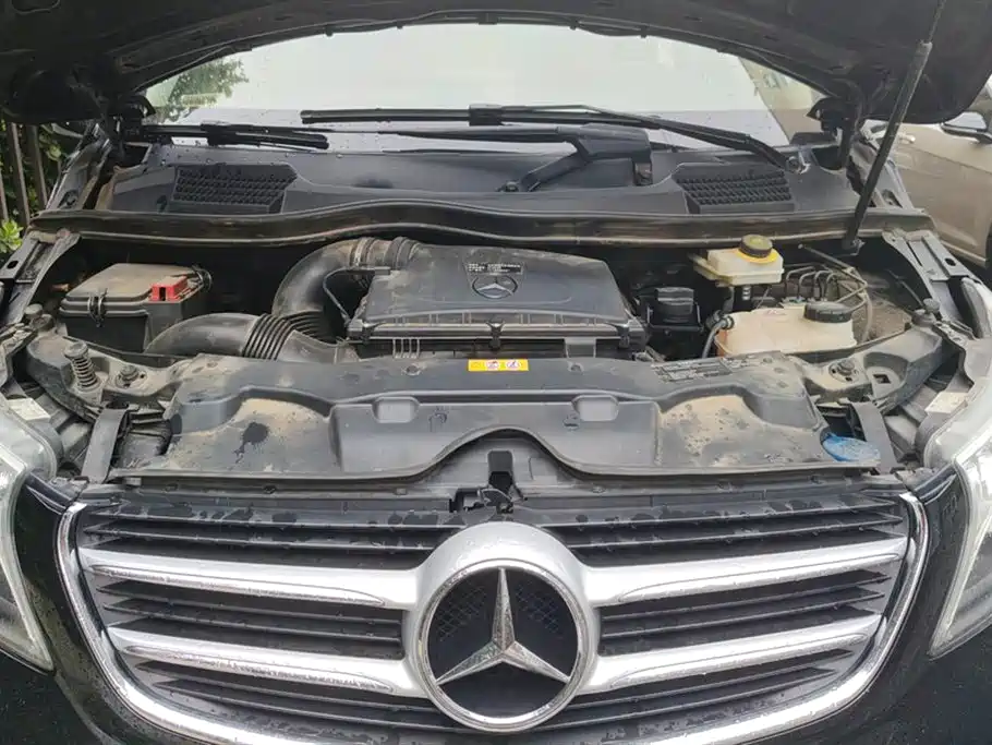 Mercedes-Benz V-Class 2019 — фото 10