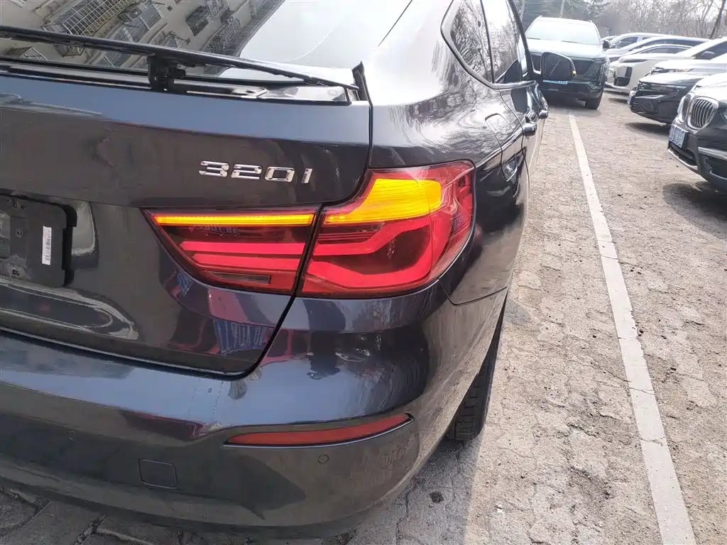 BMW 3 Series GT 2017 — фото 24