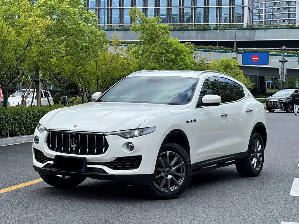 Maserati Levante 2021 — фото 1