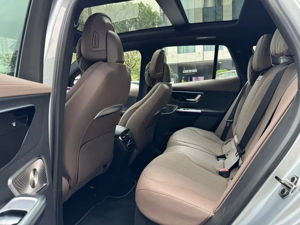 Mercedes-Benz EQE SUV 2025 — фото 12