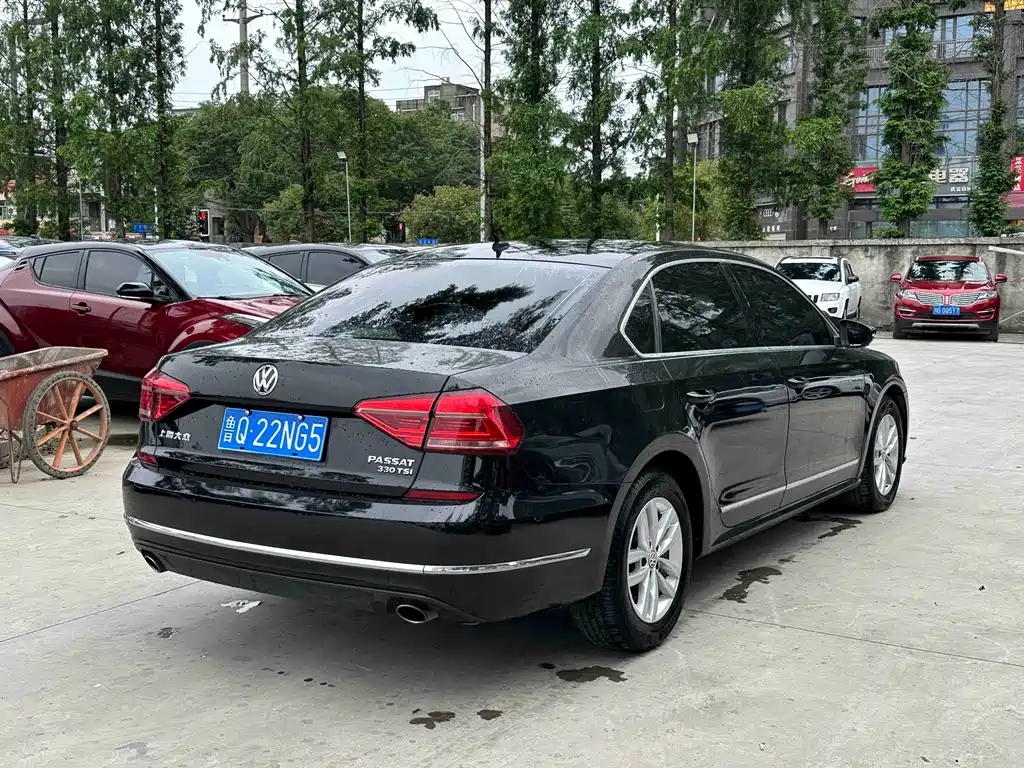 Volkswagen Passat 2016 — фото 14