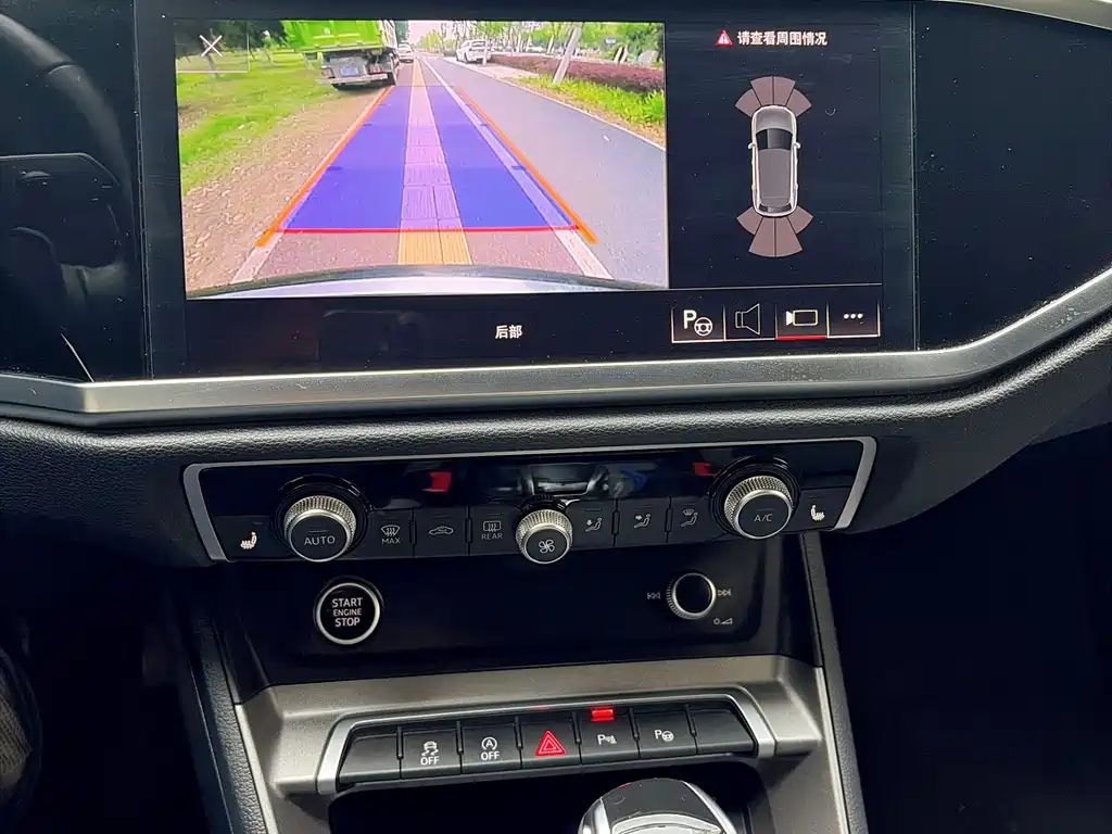 Audi Q3 2023 — фото 12
