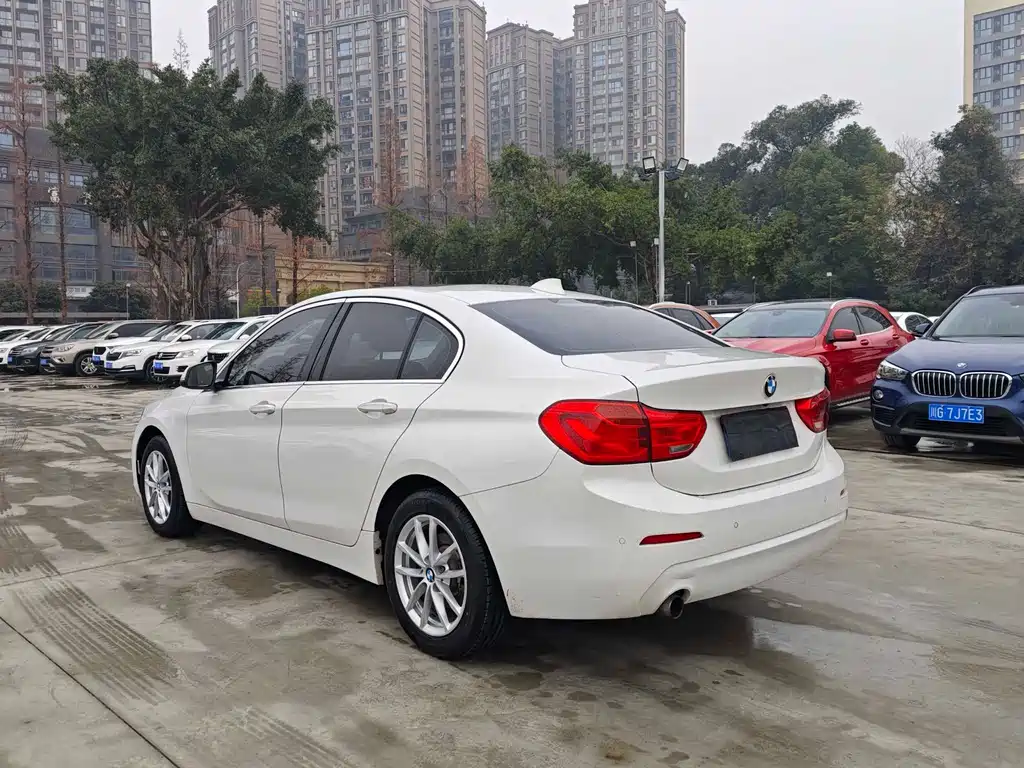 BMW 1 Series 2017 — фото 12