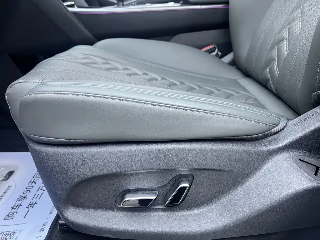 BYD L DM-i 2025 — фото 21