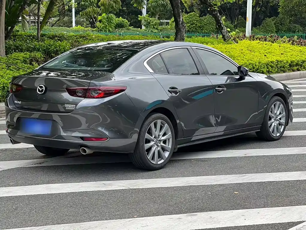 Mazda 3 Axela 2021 — фото 7