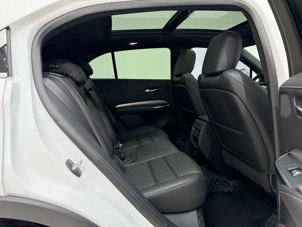 Cadillac XT4 2023 — фото 22