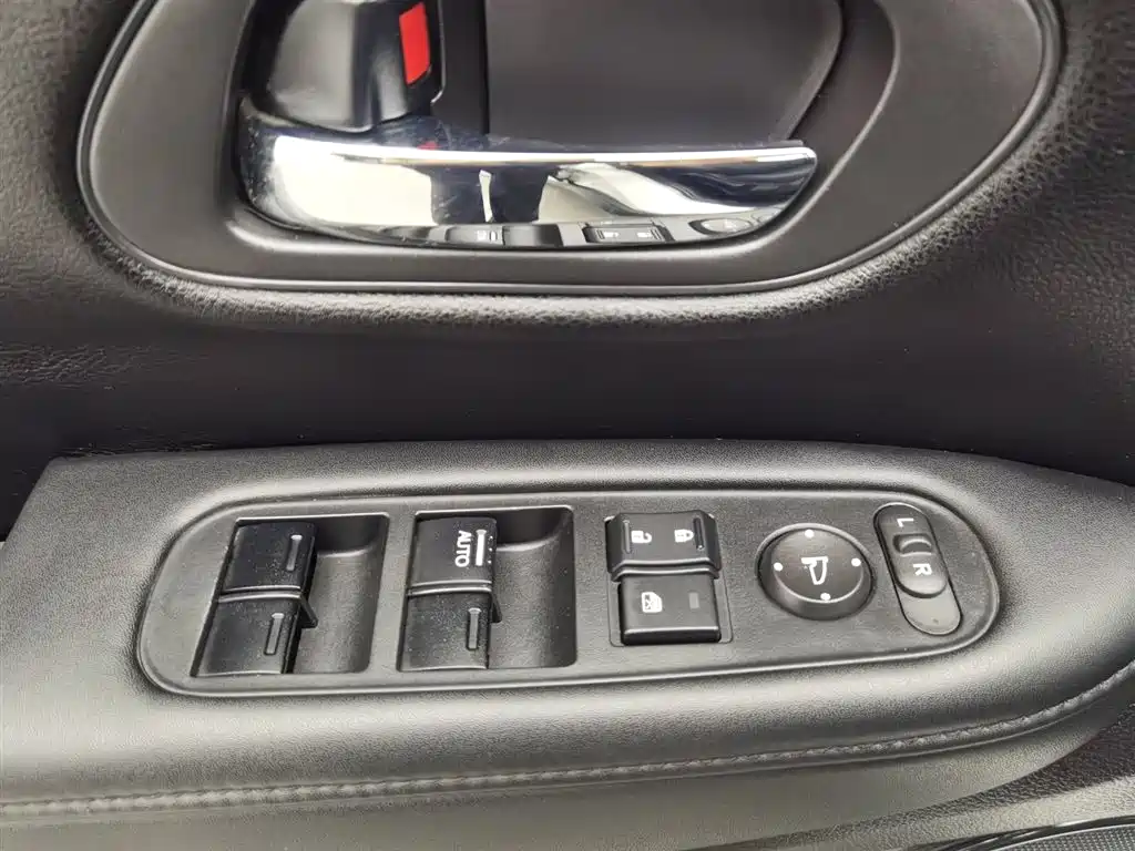 Honda Vezel 2017 — фото 9