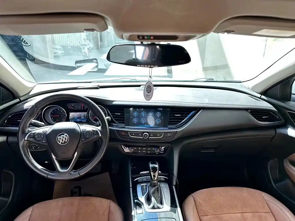 Buick Regal 2018 — фото 3