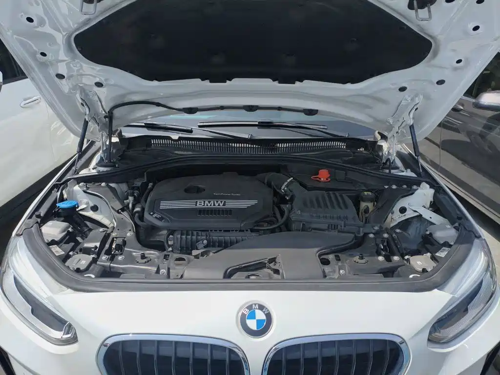 BMW 1 Series 2020 — фото 16